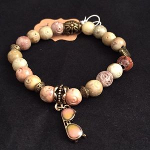 7" Soapstone Bracelet with Sunglass Charm